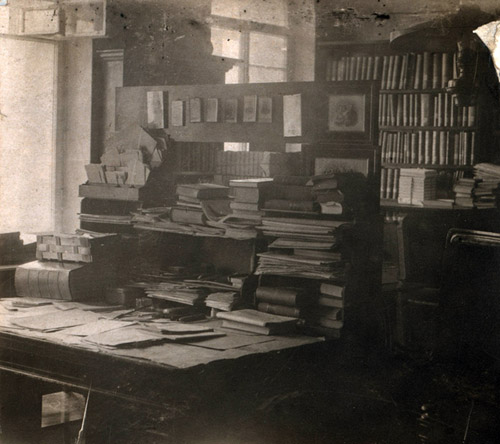Mendeleev‘s bureau at picture of S. M. Prokudin-Gorsky, 1907 (?) г.